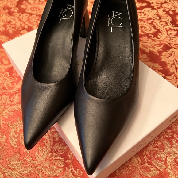 AGL - Tracy Block Heels NIB - NEW - size 10 1/2. Reg $398. Black. - Picture 1 of 9